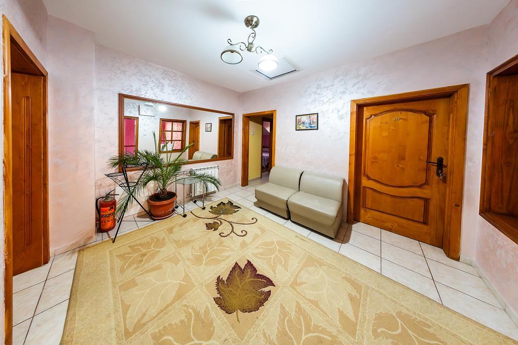 Family Hotel Ogi Asenovgrad ภายนอก รูปภาพ