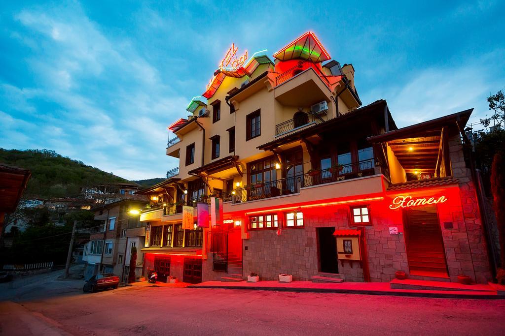 Family Hotel Ogi Asenovgrad ภายนอก รูปภาพ