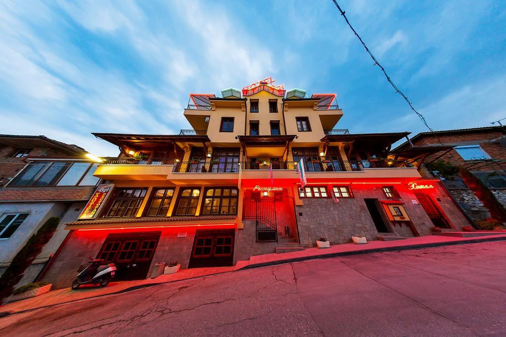 Family Hotel Ogi Asenovgrad ภายนอก รูปภาพ