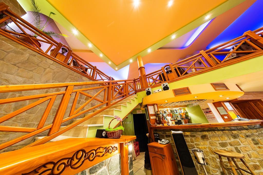 Family Hotel Ogi Asenovgrad ภายนอก รูปภาพ