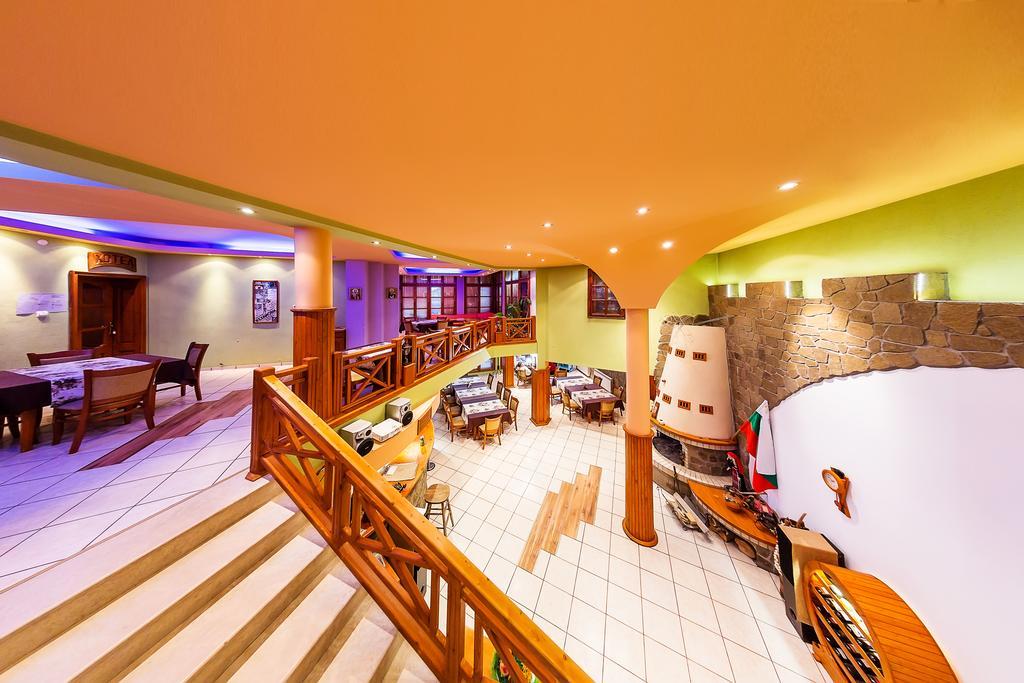 Family Hotel Ogi Asenovgrad ภายนอก รูปภาพ