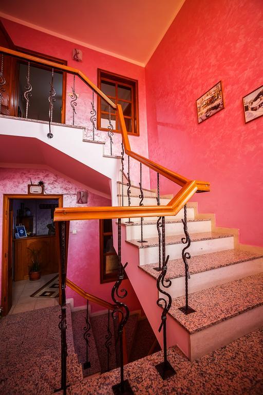 Family Hotel Ogi Asenovgrad ภายนอก รูปภาพ
